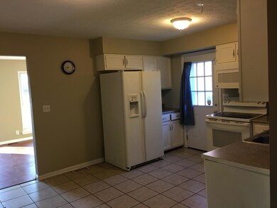 8315 Smyrna Pkwy, Louisville, KY 40228 - photo 6