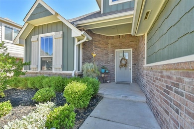 613 Side Track Rd, Yukon, OK 73099 - photo 4