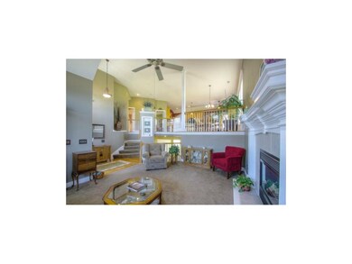 EXCELLENT FLOOR PLAN FOR ENTERTAINING