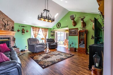 408 N Melching Dr, Ossian, IN 46777 - photo 5