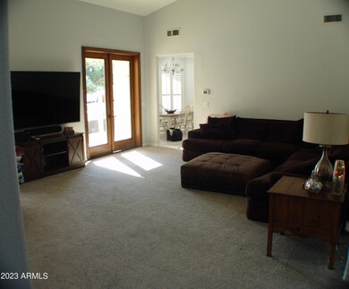 FAMILYROOM UP DSC07082