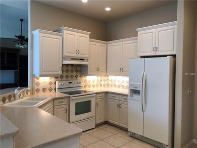 Kitchen with Backplash