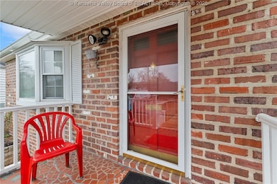 2368 Adams Ave, Saint Albans, WV 25177 - photo 4