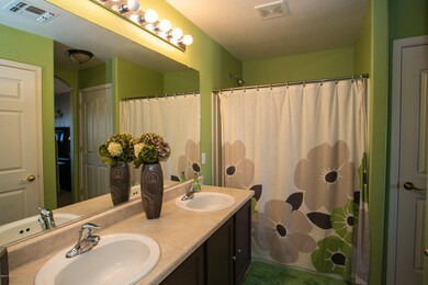 Dual vanity master bath