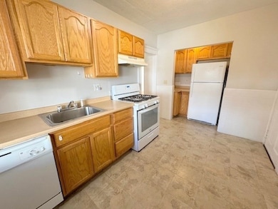 114 Fremont Ave unit 114R, Everett, MA 02149 - photo 5