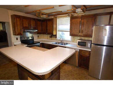 1035 E Schuylkill Rd, Pottstown, PA 19465 - photo 5