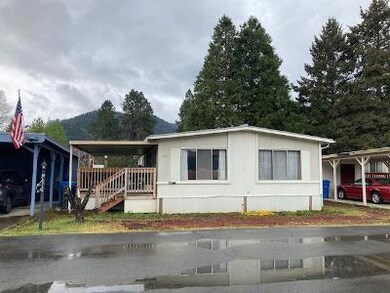 315 W Evans Creek #13 - Pic 2