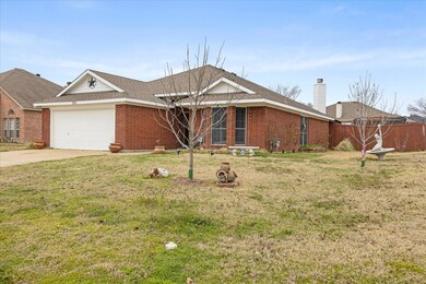 333 Beaumont Dr, Weatherford, TX 76086 - photo 2