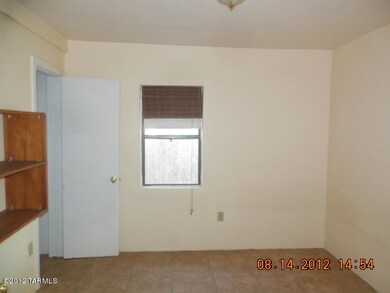 1002515_bedroom2