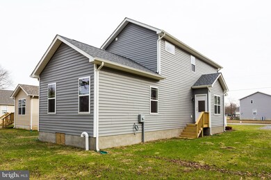 121 Nicholson Dr, Colonial Beach, VA 22443 - photo 2