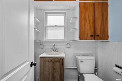 1210 W 17th St, Davenport, IA 52804 - photo 7