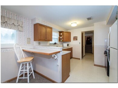 2442 Packard Dr, Lorain, OH 44055 - photo 6