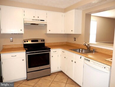 9551 Quarry Bridge Ct, Columbia, MD 21046 - photo 7