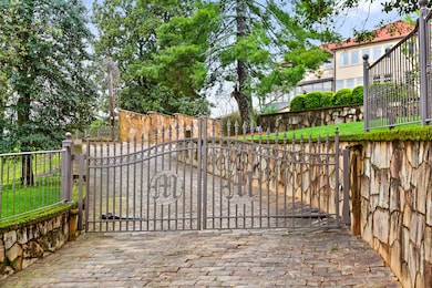PRIVATE SECURE ENTRANCE