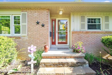 (2) EXTERIOR Front Porch Entry(1)