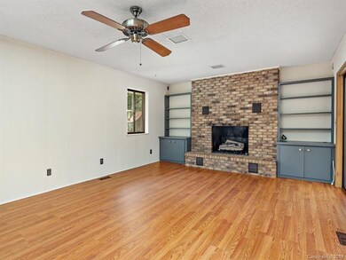 124 Brookside Dr, Hendersonville, NC 28792 - photo 4