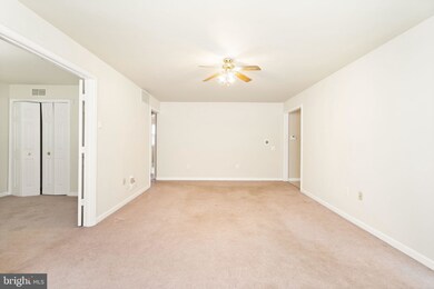 8203 Crossbrook Ct unit 101, Lorton, VA 22079 - photo 6