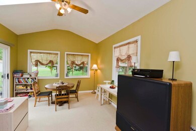 11S737 Schillinger Dr, Naperville, IL 60564 - photo 7