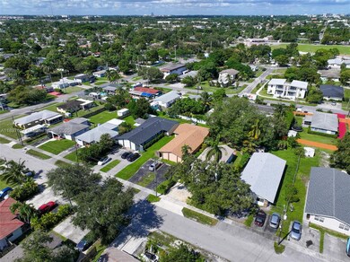 34 SW 7th St unit 1, Hallandale Beach, FL 33009 - photo 4