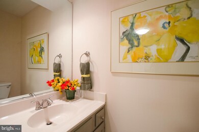 13 Peach Leaf Ct, North Potomac, MD 20878 - photo 5