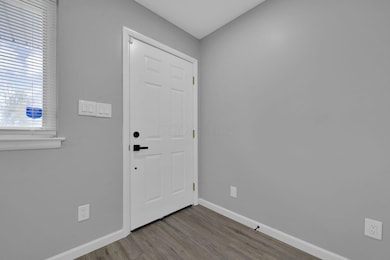 2496 Navarre Rd, Columbus, OH 43207 - photo 5