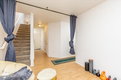 03-Family Room 20210817-DW-5638