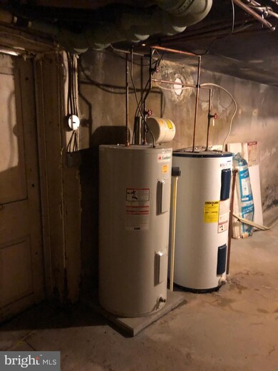 413 N 11th St, Reading, PA 19604 - photo 6