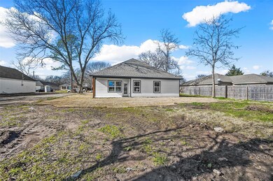 1310 S Clements St, Gainesville, TX 76240 - photo 6