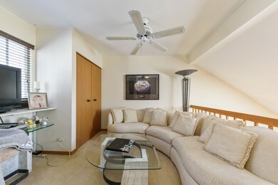 584 Le Parc Cir unit 235, Buffalo Grove, IL 60089 - photo 3