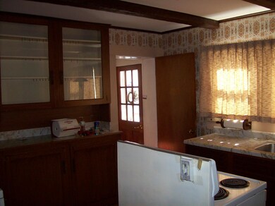 230 Broad St, Claremont, NH 03743 - photo 5