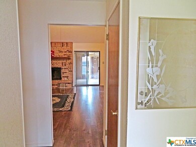 106 E Blancas Dr, Copperas Cove, TX 76522 - photo 4