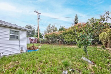 544 NW E St, Grants Pass, OR 97526 - photo 4