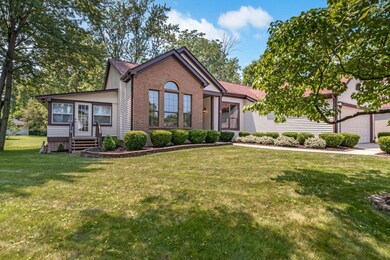 1654 Preston Woods Ct, Columbus, OH 43235 - photo 2