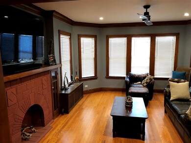 5219 W Oakdale Ave, Chicago, IL 60641 - photo 2