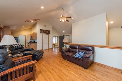 35861 N Fuller Rd, Gurnee, IL 60031 - photo 4