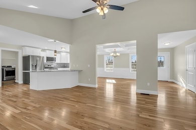 1170 Elm St unit Wachusett, Leominster, MA 01453 - photo 5