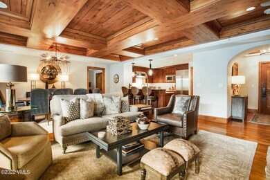 130 Daybreak Ridge Rd-005-032-Living Roo