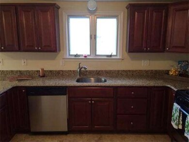 22 Pinehurst St, North Dartmouth, MA 02747 - photo 4