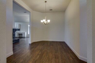 7904 Whispering Woods Ln, North Richland Hills, TX 76182 - photo 6