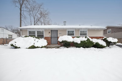 16551 Plymouth Dr, Markham, IL 60428 - photo 2
