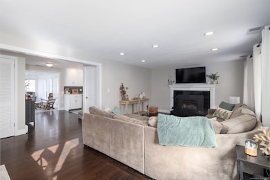 109 Dogwood Ln, Bristol, CT 06010 - photo 5