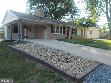 18023 Oak Ridge Dr, Hagerstown, MD 21740 - photo 2