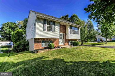 301 McSherry Woods Dr unit 9, Littlestown, PA 17340 - photo 2