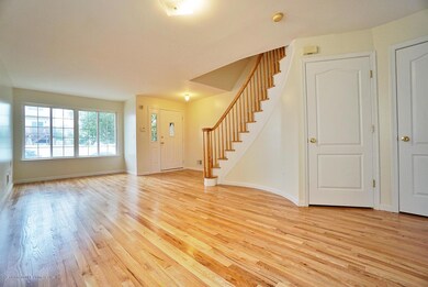 88 Ambassador Ln, Staten Island, NY 10309 - photo 4