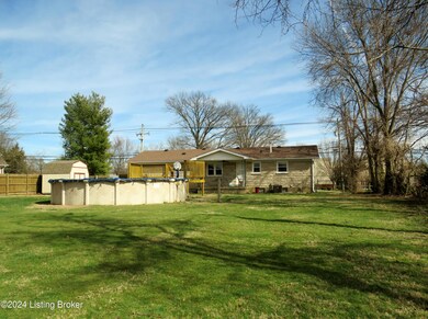 8602 Smyrna Pkwy, Louisville, KY 40228 - photo 4