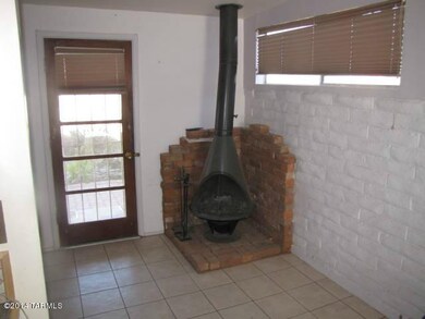 FIREPLACE IN DEN