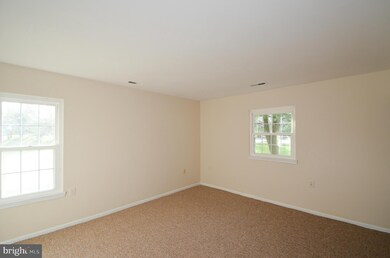 2439 Yarmouth Ln, Crofton, MD 21114 - photo 7