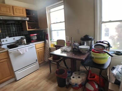 43 Illinois Ct unit 1, Worcester, MA 01610 - photo 4