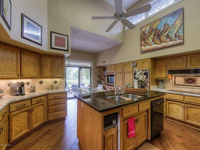 007_Kitchen  and Casual Dining