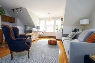 207 Lowell St unit 3, Somerville, MA 02144 - photo 2